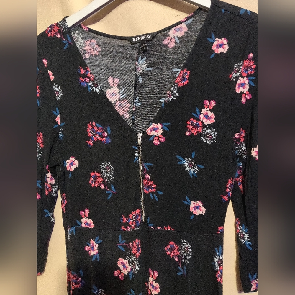 Floral Express Dress - Picture 5 of 7